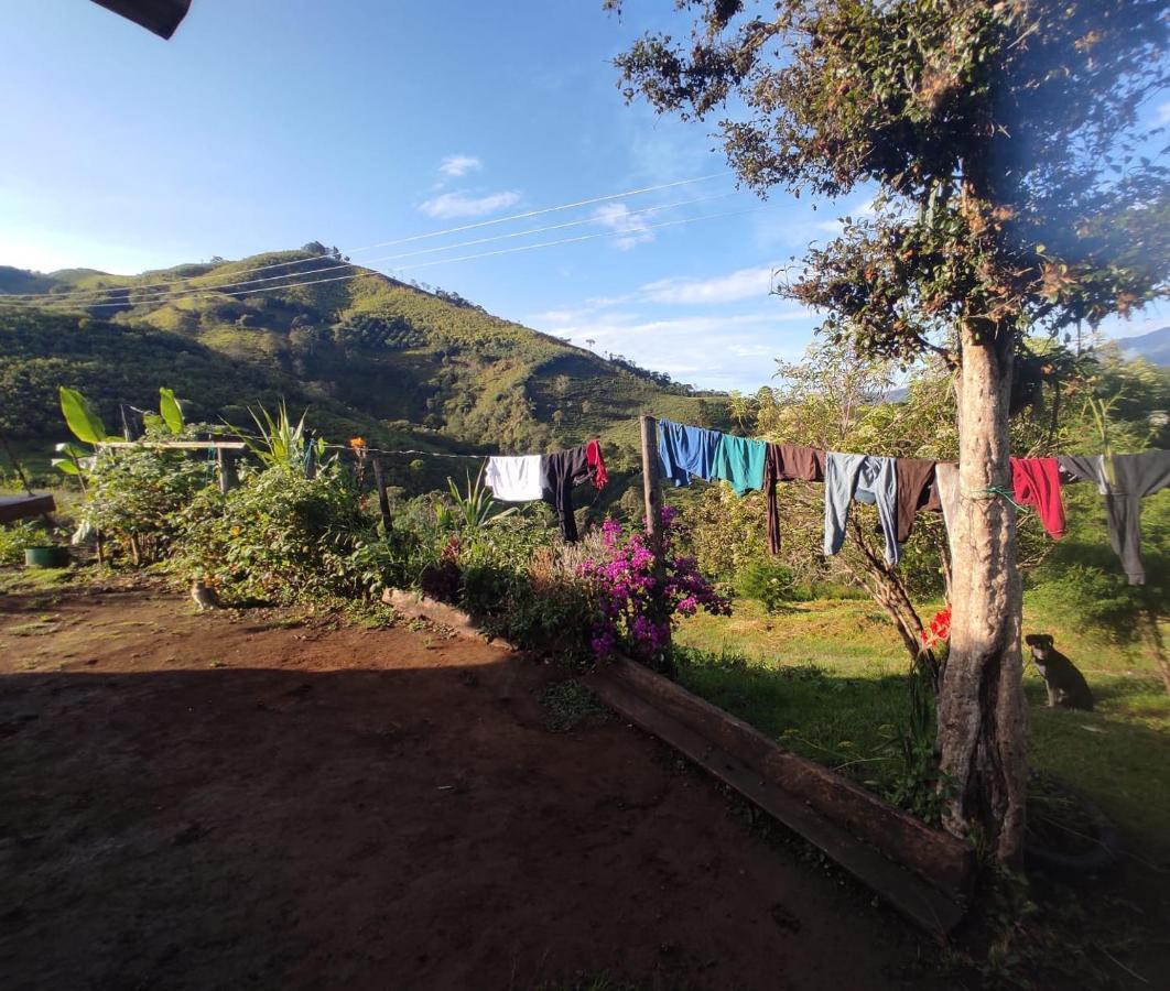 Patricia And Ned'S Cloud Forest Farm Cotacachi Buitenkant foto